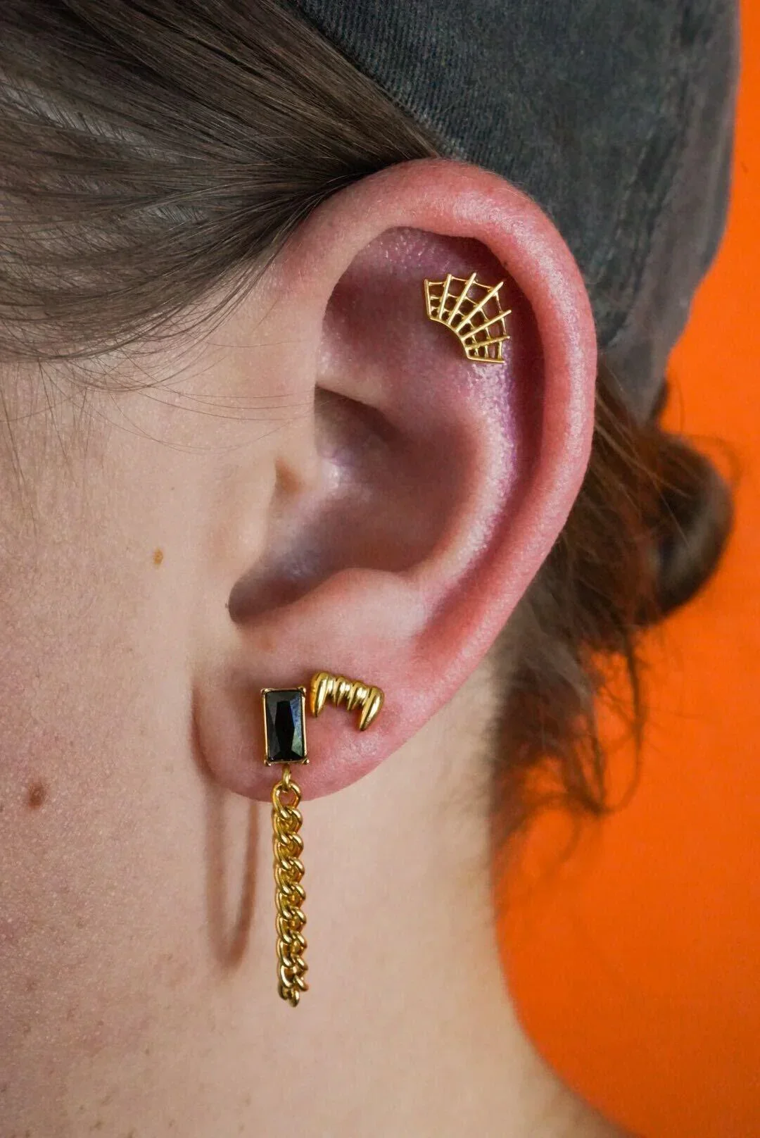 Fang Flat Back Stud - Image 2