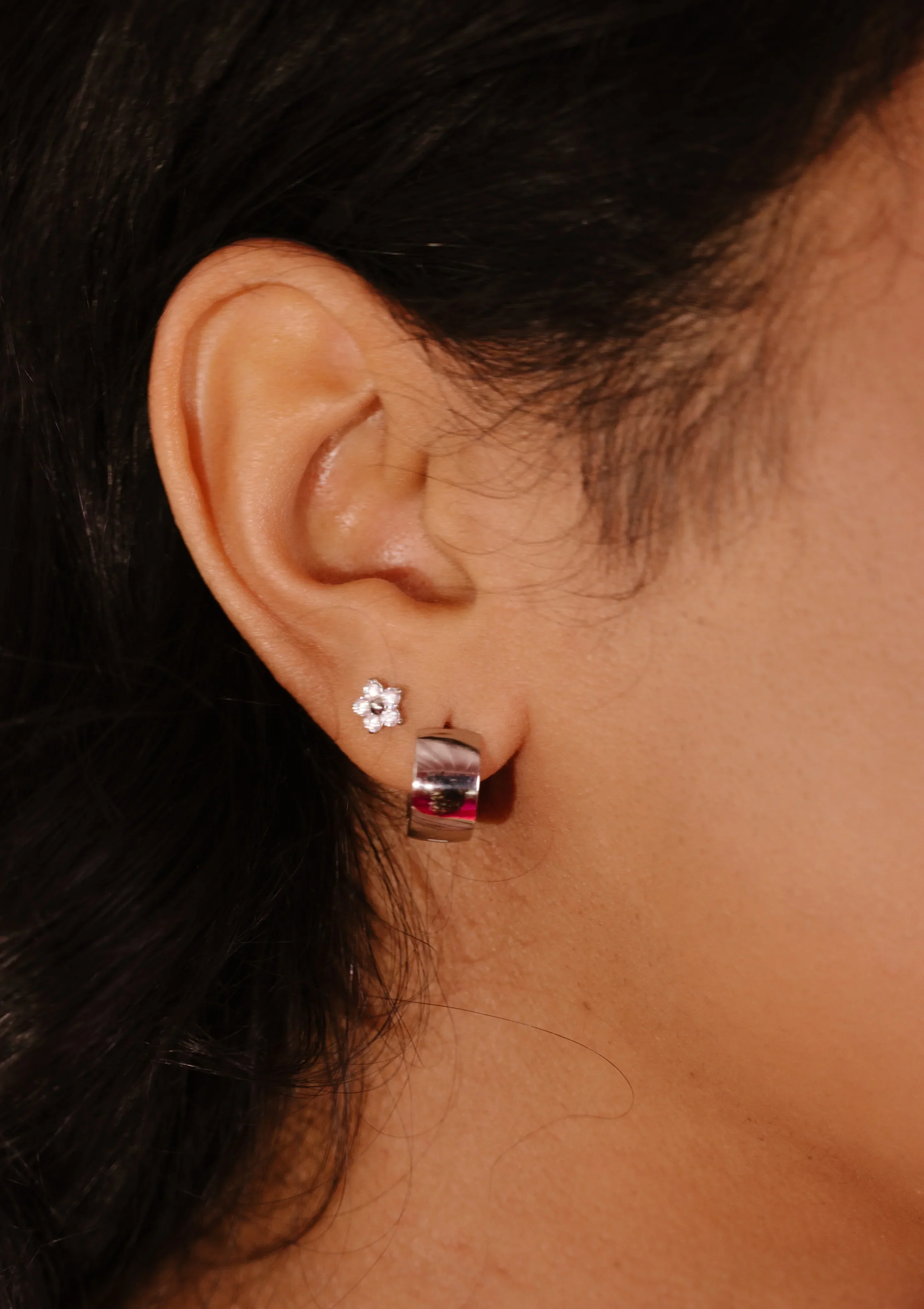 Icy Dahlia Flat Back Stud - Image 2