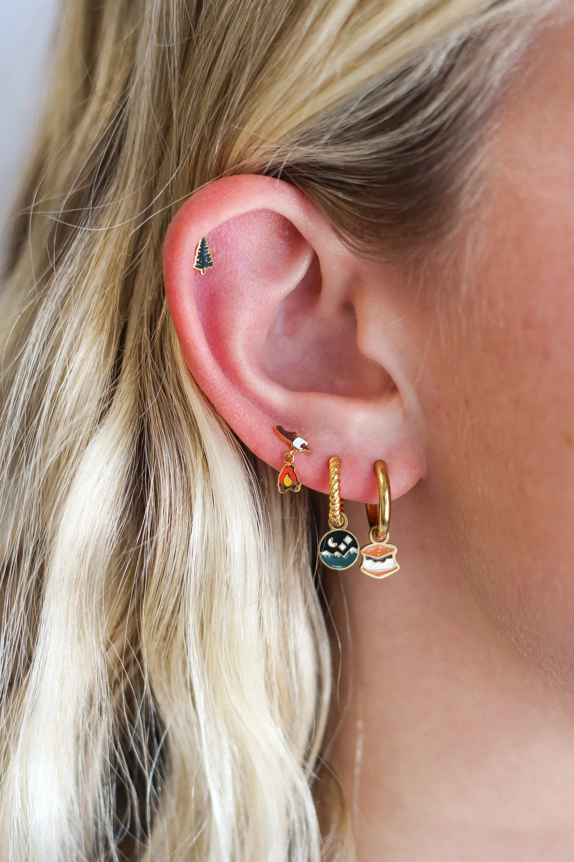 Toasted Mallow Enamel Flat Back Stud - Image 2