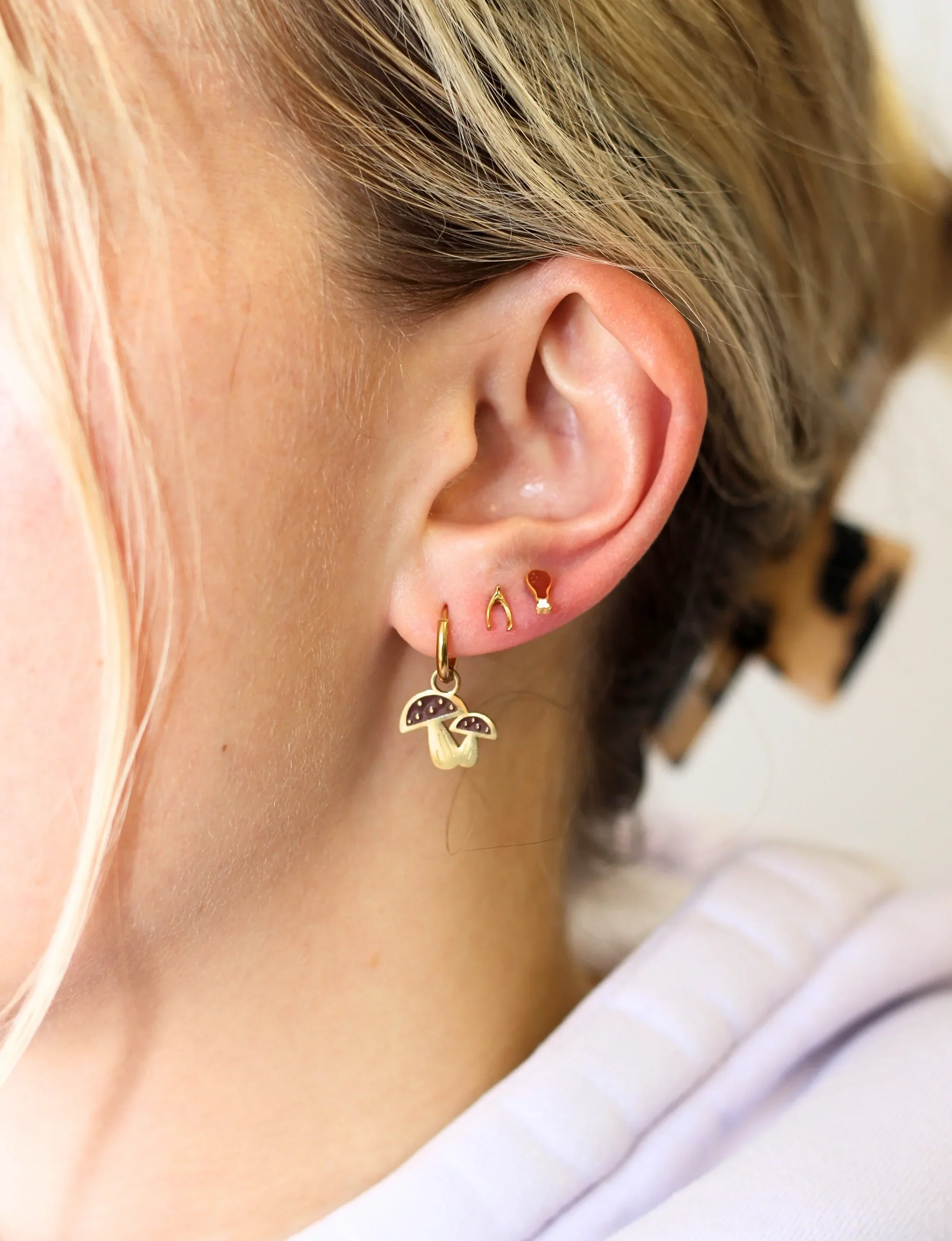 Turkey Leg Enamel Flat Back Stud - Image 4
