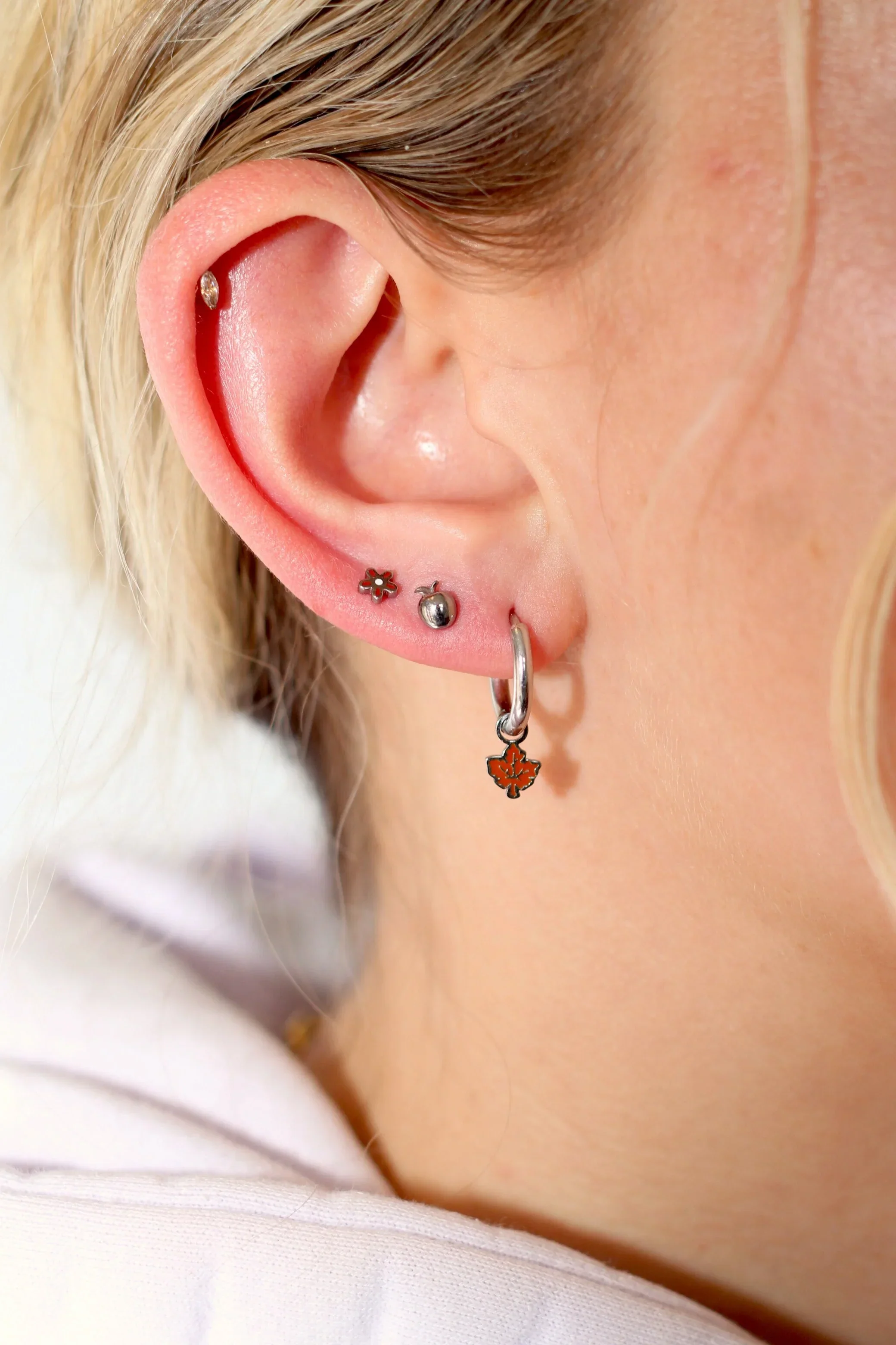 Wildflower Enamel Flat Back Stud - Burgundy - Image 3